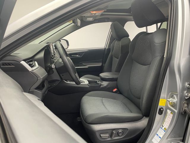 2020 Toyota RAV4 XLE AWD - 22937633 - 12