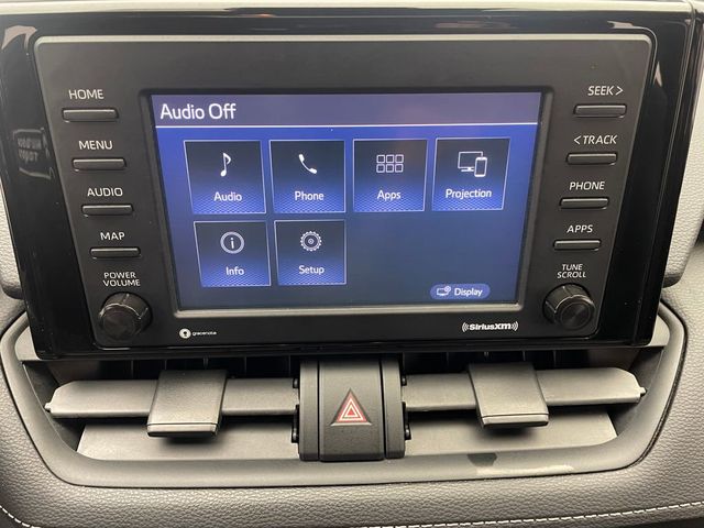 2020 Toyota RAV4 XLE AWD - 22937633 - 24