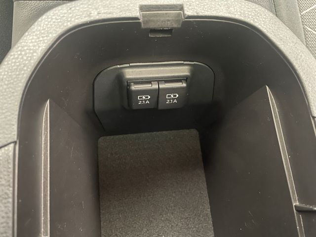 2020 Toyota RAV4 XLE AWD - 22937633 - 29