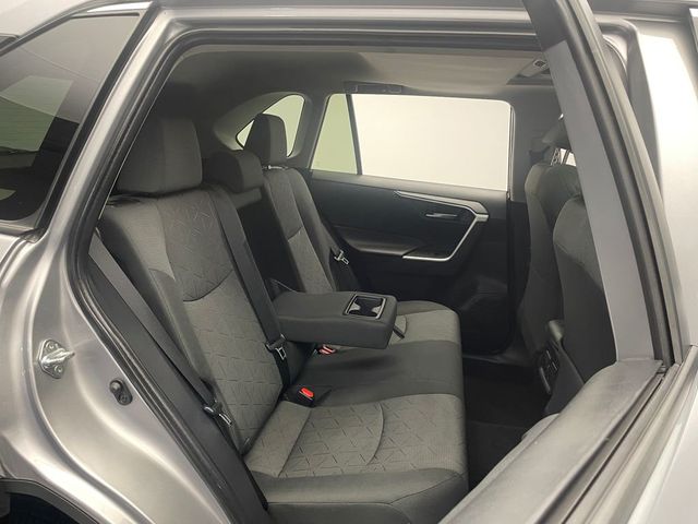 2020 Toyota RAV4 XLE AWD - 22937633 - 37