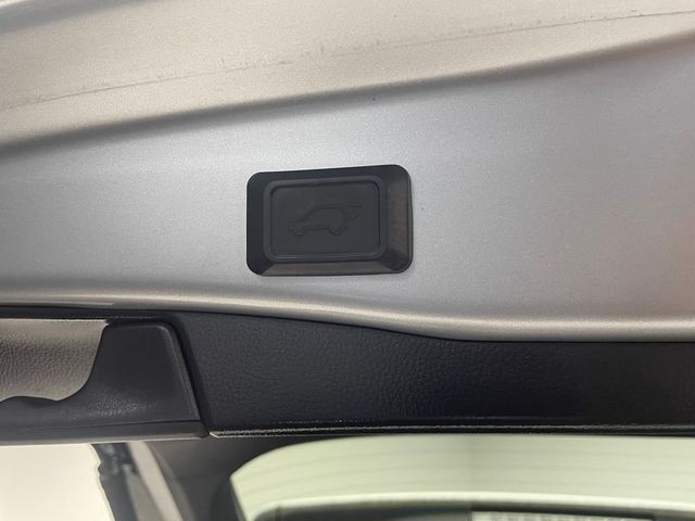 2020 Toyota RAV4 XLE AWD - 22937633 - 42