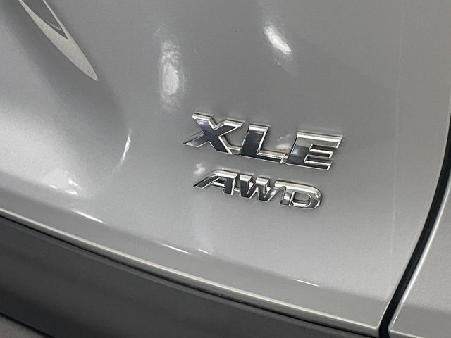 2020 Toyota RAV4 XLE AWD - 22937633 - 44