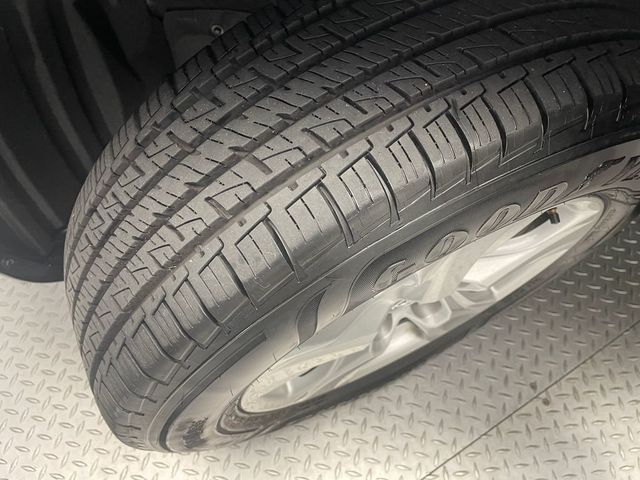 2020 Toyota RAV4 XLE AWD - 22937633 - 48