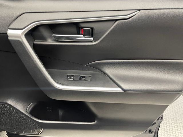 2020 Toyota RAV4 XLE AWD - 22968497 - 14