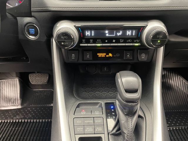 2020 Toyota RAV4 XLE AWD - 22968497 - 26