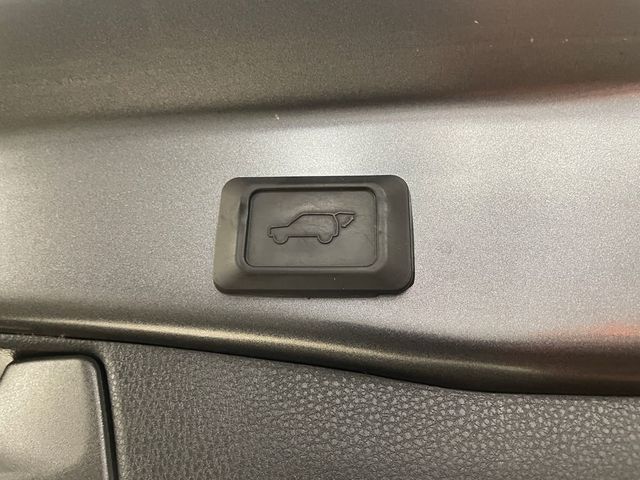 2020 Toyota RAV4 XLE AWD - 22968497 - 41