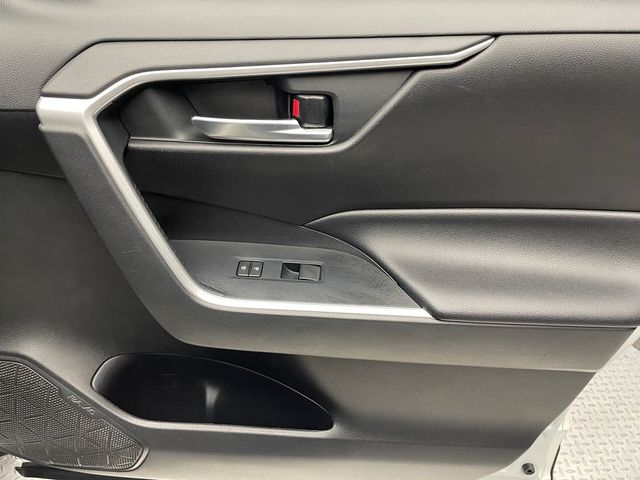 2020 Toyota RAV4 XLE AWD - 22973041 - 14