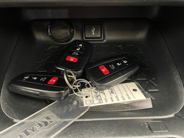 2020 Toyota RAV4 XLE AWD - 22973041 - 27