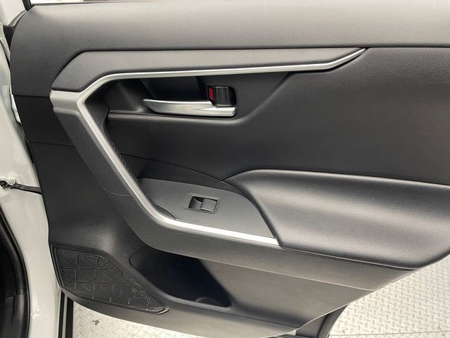 2020 Toyota RAV4 XLE AWD - 22973041 - 34