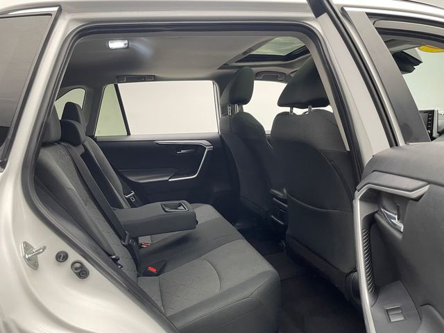 2020 Toyota RAV4 XLE AWD - 22973041 - 35