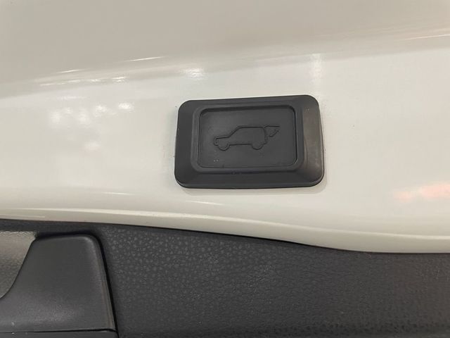 2020 Toyota RAV4 XLE AWD - 22973041 - 41