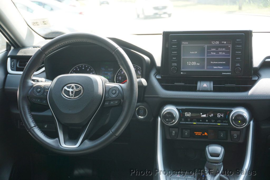 2020 Toyota RAV4 XLE AWD - 22598244 - 13