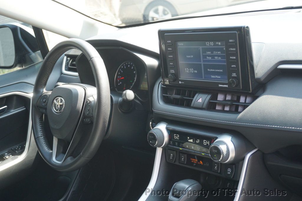 2020 Toyota RAV4 XLE AWD - 22598244 - 15