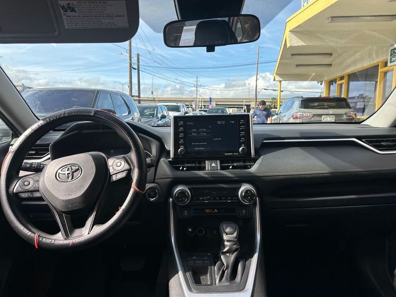 2020 Toyota RAV4 XLE FWD - 23005146 - 12