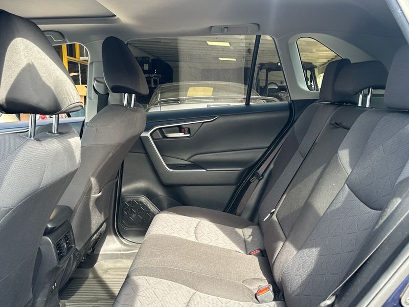 2020 Toyota RAV4 XLE FWD - 23005146 - 13