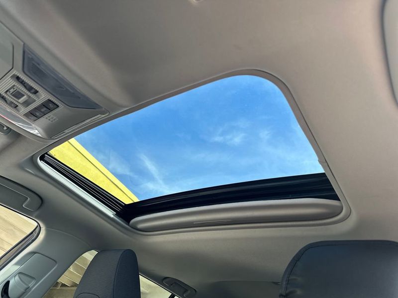 2020 Toyota RAV4 XLE FWD - 23005146 - 18