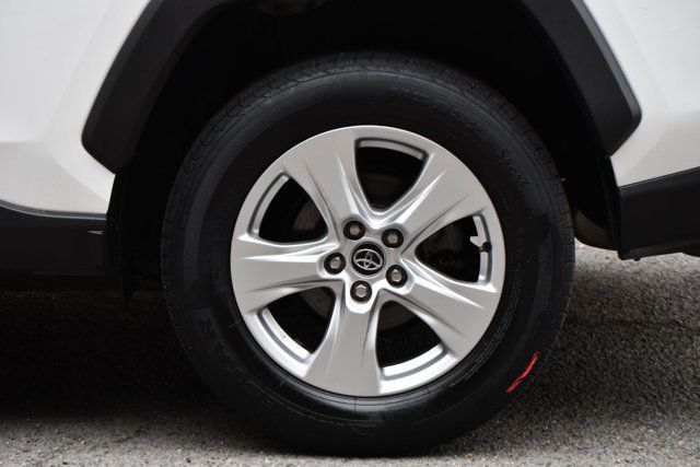 2020 Toyota RAV4 XLE FWD - 22999394 - 11