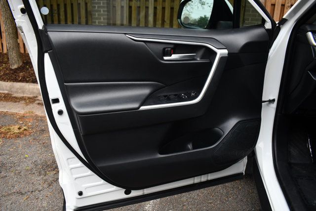 2020 Toyota RAV4 XLE FWD - 22999394 - 13