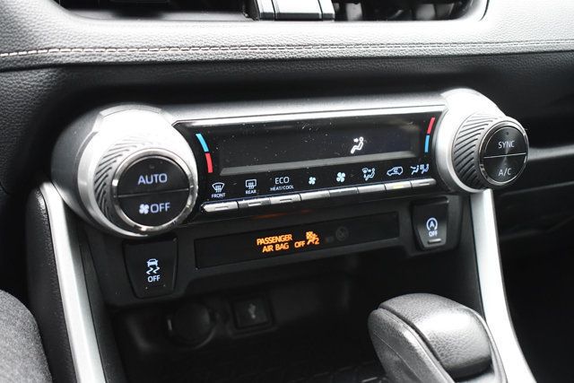 2020 Toyota RAV4 XLE FWD - 22999394 - 18