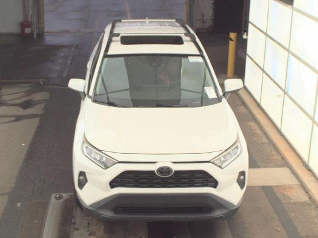 2020 Toyota RAV4 XLE FWD - 22999394 - 1