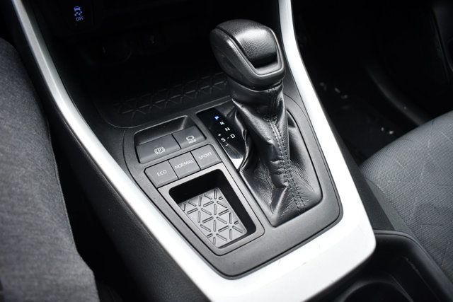 2020 Toyota RAV4 XLE FWD - 22999394 - 19
