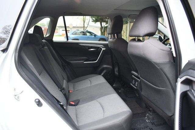 2020 Toyota RAV4 XLE FWD - 22999394 - 24