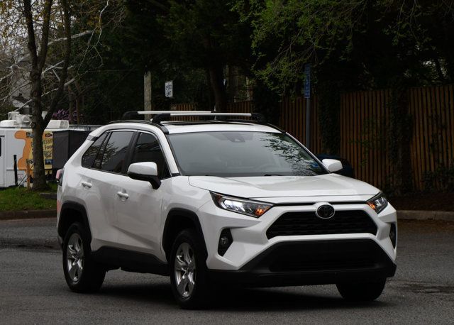2020 Toyota RAV4 XLE FWD - 22999394 - 8