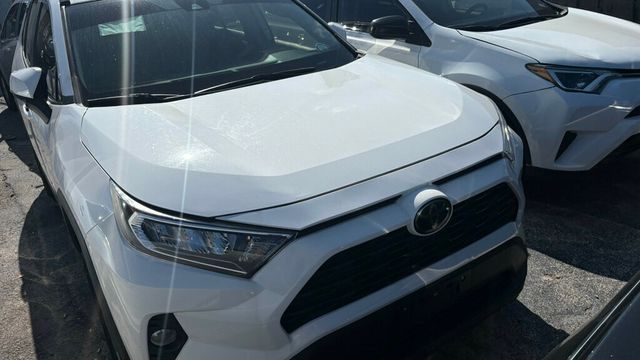2020 Toyota RAV4 XLE FWD - 22953437 - 1
