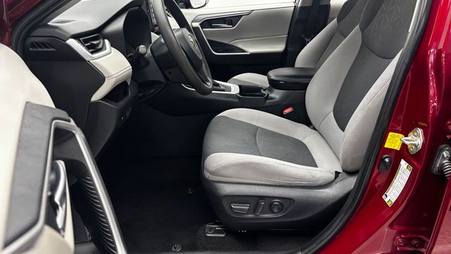 2020 Toyota RAV4 XLE FWD - 23034747 - 10
