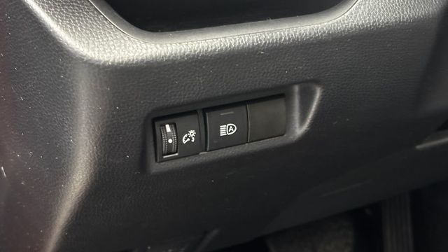 2020 Toyota RAV4 XLE FWD - 23034747 - 14