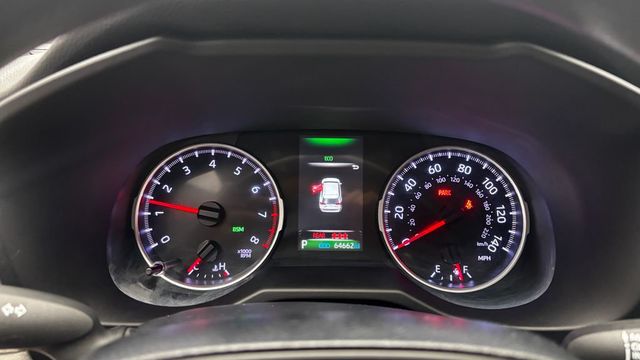 2020 Toyota RAV4 XLE FWD - 23034747 - 19