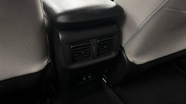 2020 Toyota RAV4 XLE FWD - 23034747 - 27