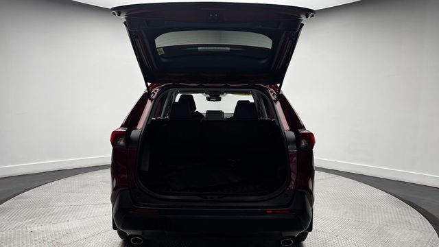 2020 Toyota RAV4 XLE FWD - 23034747 - 31