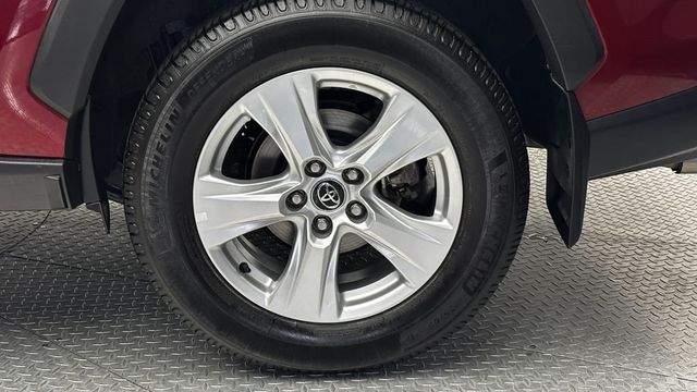 2020 Toyota RAV4 XLE FWD - 23034747 - 4