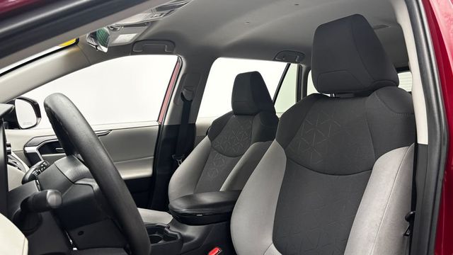 2020 Toyota RAV4 XLE FWD - 23034747 - 8