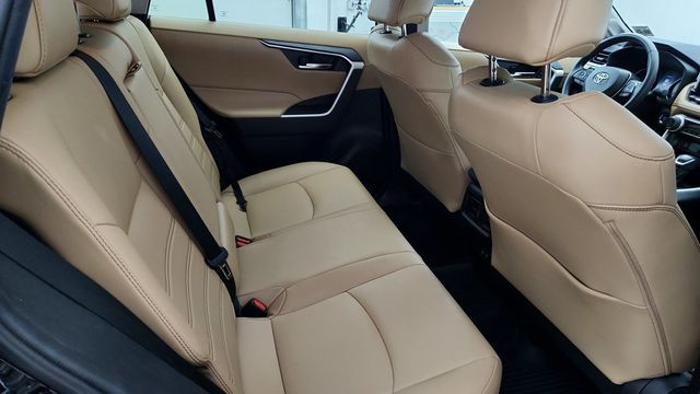 2020 Toyota RAV4 XLE Premium AWD with JBL Audio Plus & Weather Package - 22941116 - 22