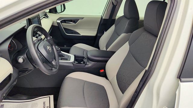 2020 Toyota RAV4 XLE with Convenience Package - 22965748 - 19