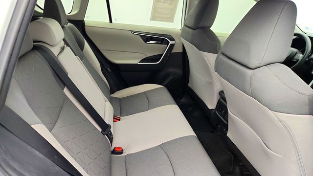 2020 Toyota RAV4 XLE with Convenience Package - 22965748 - 22