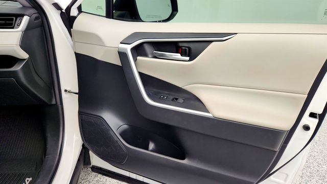 2020 Toyota RAV4 XLE with Convenience Package - 22965748 - 25