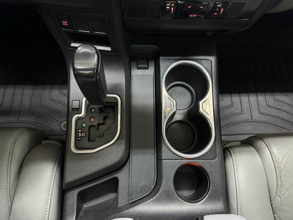 2020 Toyota Sequoia Limited Pkg/Heated Leather Seats/Saftey&Convenience Pkg - 23091678 - 13