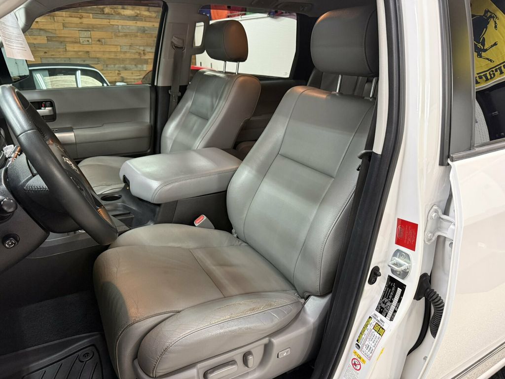 2020 Toyota Sequoia Limited Pkg/Heated Leather Seats/Saftey&Convenience Pkg - 23091678 - 18