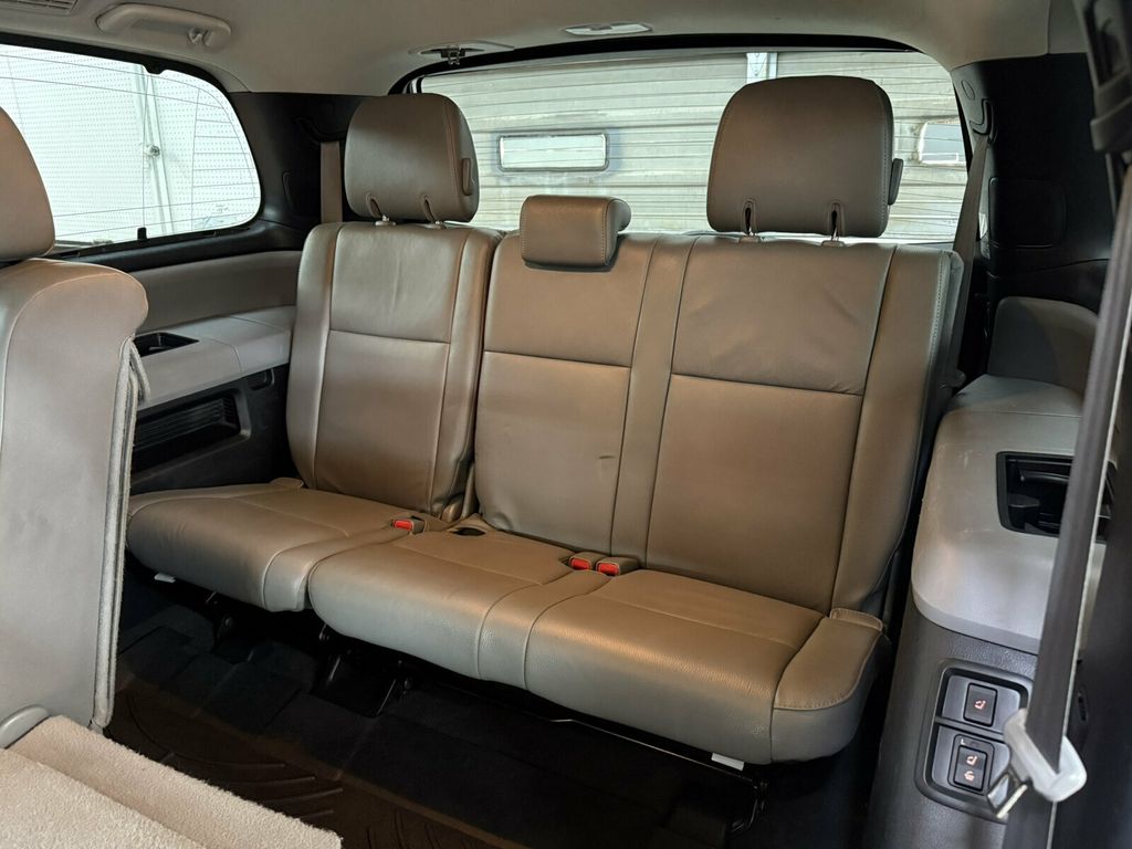 2020 Toyota Sequoia Limited Pkg/Heated Leather Seats/Saftey&Convenience Pkg - 23091678 - 22