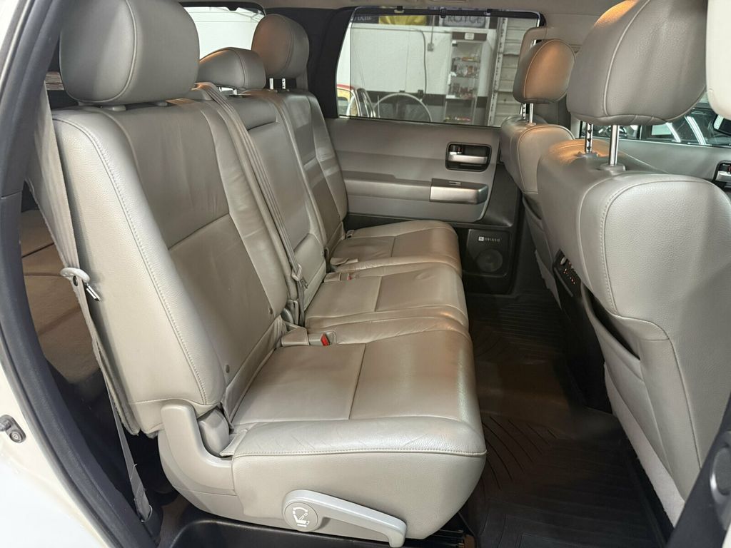 2020 Toyota Sequoia Limited Pkg/Heated Leather Seats/Saftey&Convenience Pkg - 23091678 - 27