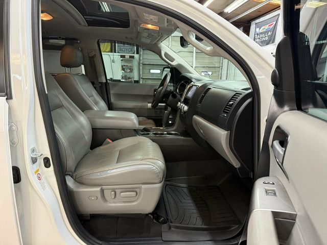 2020 Toyota Sequoia Limited Pkg/Heated Leather Seats/Saftey&Convenience Pkg - 23091678 - 29
