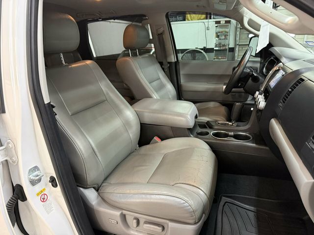 2020 Toyota Sequoia Limited Pkg/Heated Leather Seats/Saftey&Convenience Pkg - 23091678 - 30