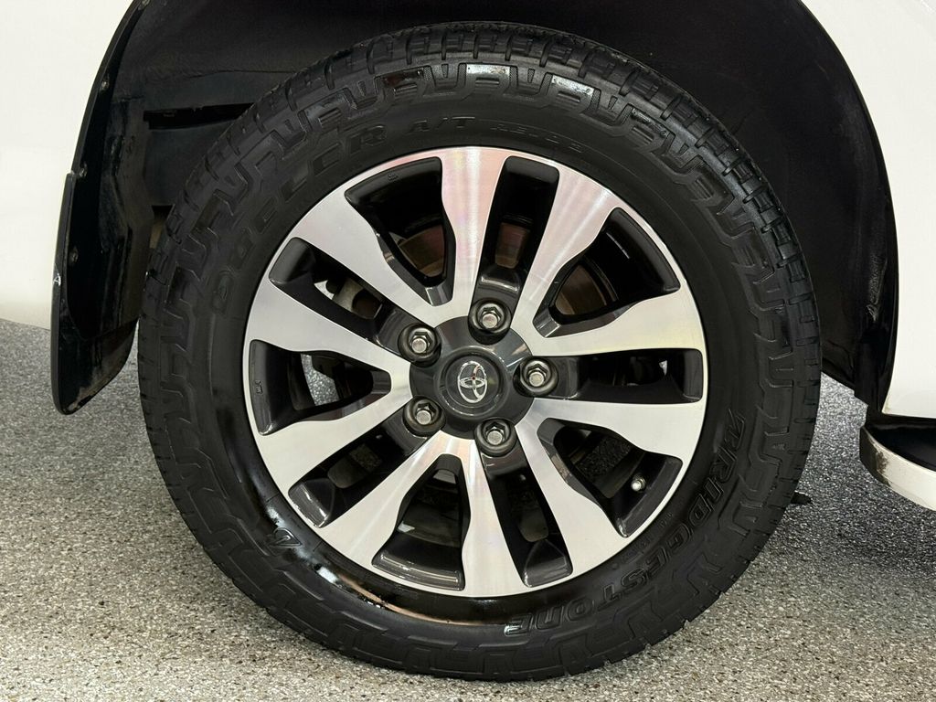 2020 Toyota Sequoia Limited Pkg/Heated Leather Seats/Saftey&Convenience Pkg - 23091678 - 33