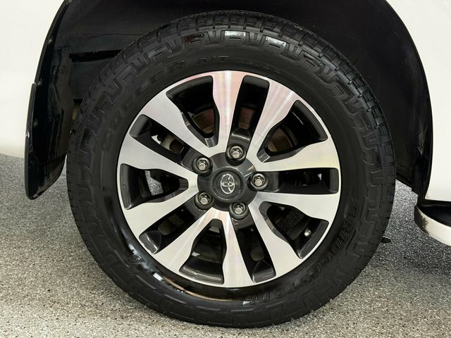 2020 Toyota Sequoia Limited Pkg/Heated Leather Seats/Saftey&Convenience Pkg - 23091678 - 33