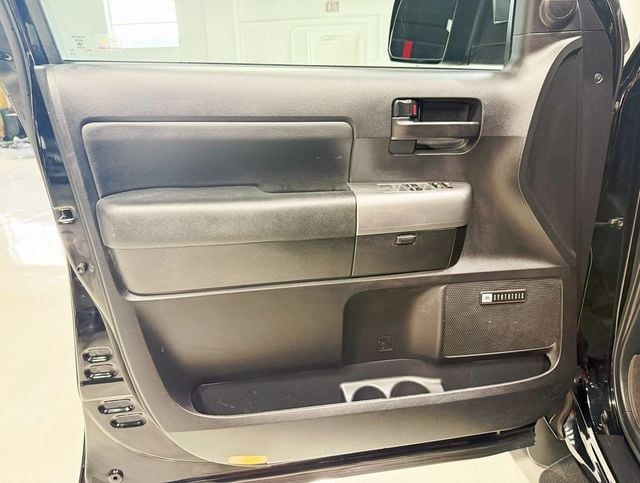 2020 Toyota Sequoia TRD Pro photo 31