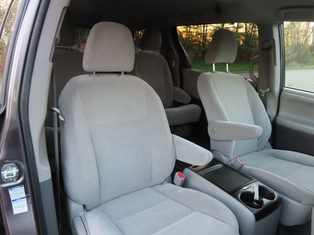 2020 Toyota Sienna 2020 TOYOTA SIENNA LE 7-PASSENGER - 23007518 - 20