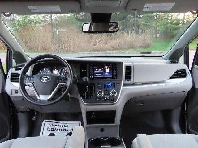 2020 Toyota Sienna 2020 TOYOTA SIENNA LE 7-PASSENGER - 23007518 - 29